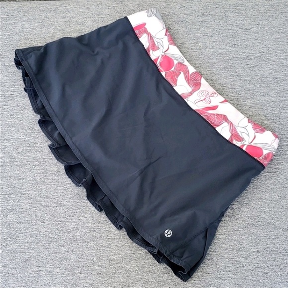 lululemon athletica Dresses & Skirts - Lululemon Speed Skirt Size 8